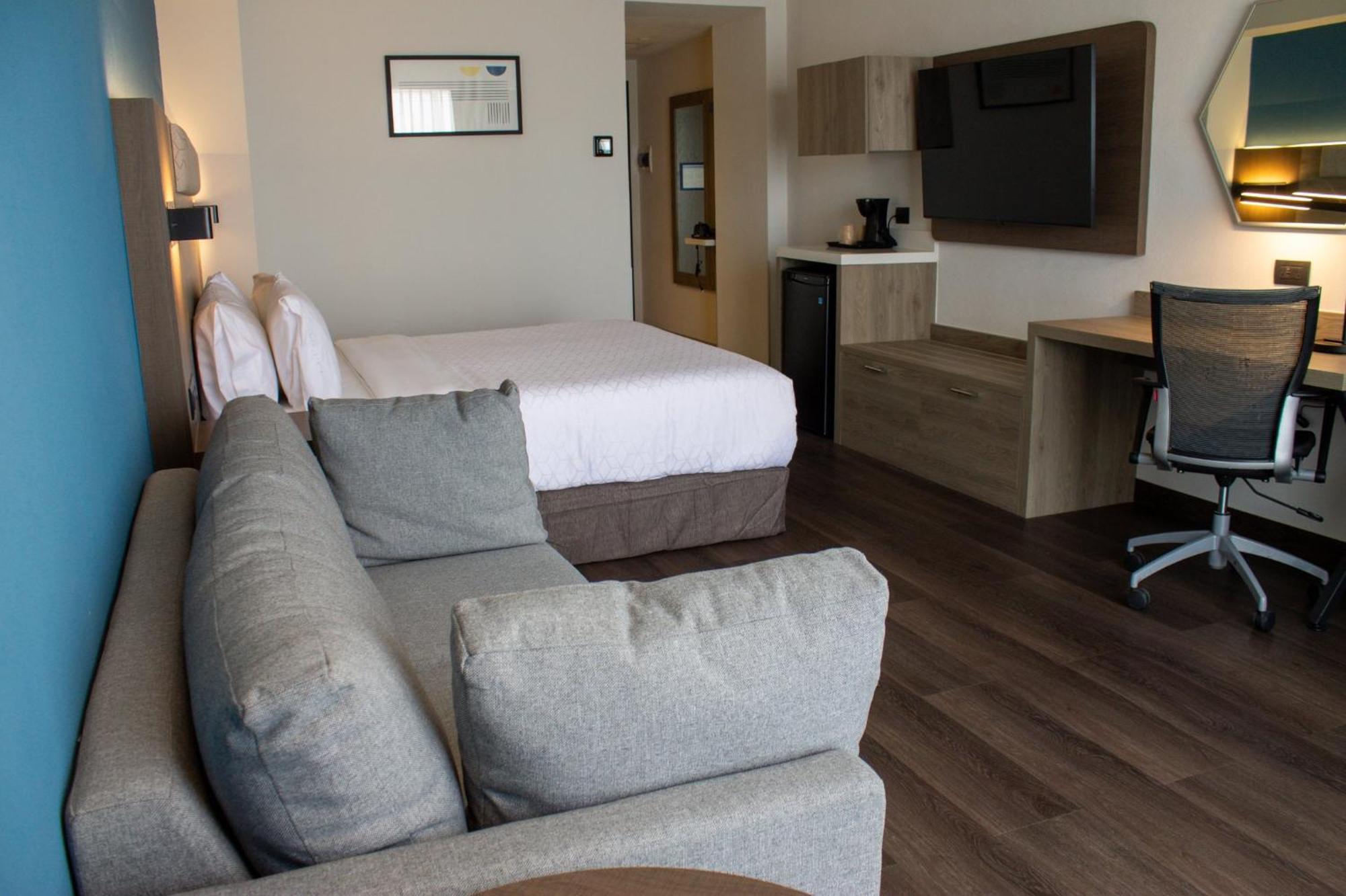 Holiday Inn Express Guadalajara Expo By Ihg Zapopan Exterior photo