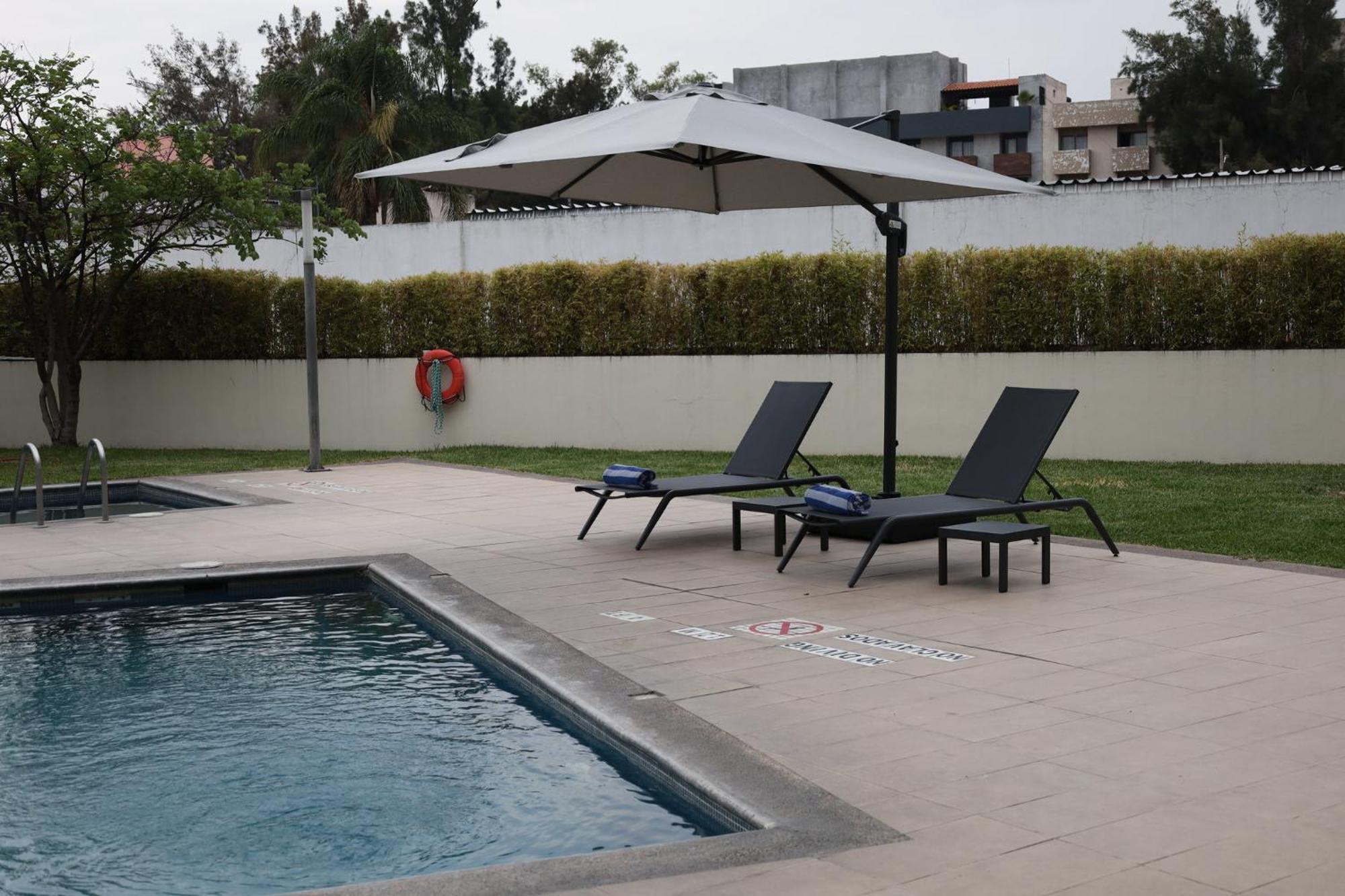Holiday Inn Express Guadalajara Expo By Ihg Zapopan Exterior photo
