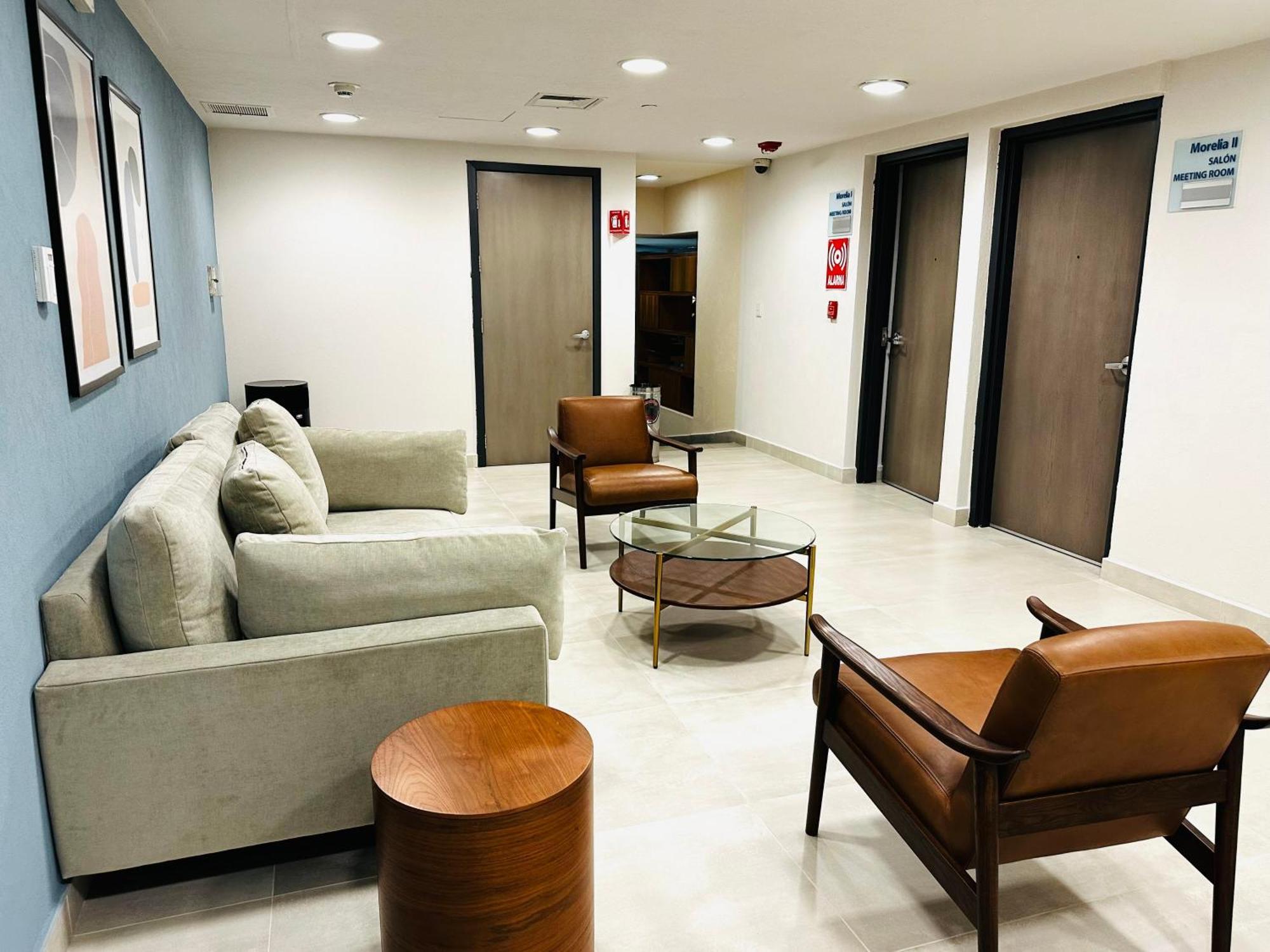 Holiday Inn Express Guadalajara Expo By Ihg Zapopan Exterior photo