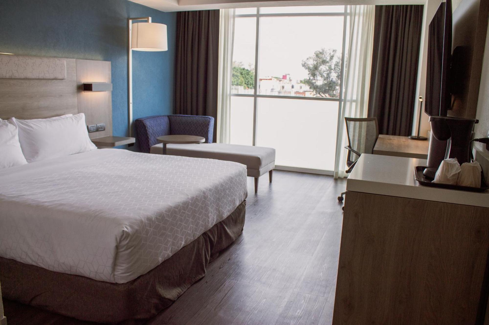 Holiday Inn Express Guadalajara Expo By Ihg Zapopan Exterior photo